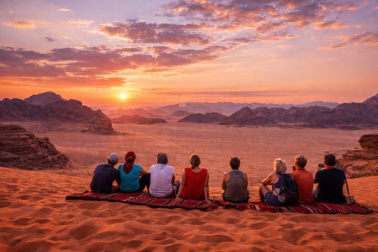 Wadi Rum: Full-Day Jeep Tour with Bedouin Lunch