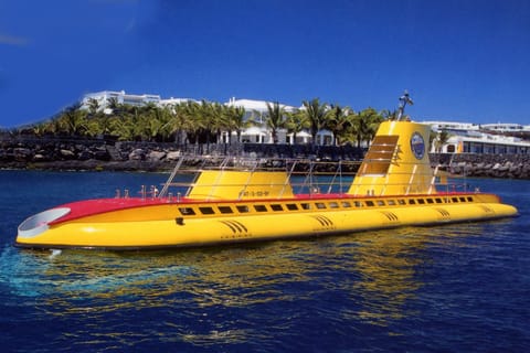 Lanzarote: Real Submarine Dive with Hotel Pickup