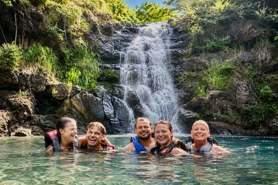 Oahu: Komplette Insel Tour mit Schwimmen im tropischen Wasserfall. Foto: GetYourGuide Oahu: Komplette Insel Tour mit Schwimmen im tropischen Wasserfall. Foto: GetYourGuide