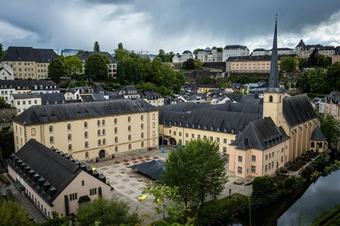 Luxembourg: Ghosts and Dark History Tour with a Local