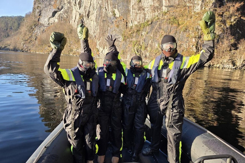 卑尔根：乘坐高级 RIB 船探索莫斯特罗门峡湾卑尔根：乘坐高级 RIB 船游览莫斯特罗门峡湾