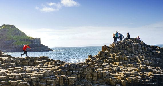 Von Belfast aus: Giant's Causeway, Dunluce Castle & Dark Hedges