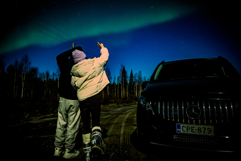 Saariselkä,Kakslauttanen: Aurora Hunting & Photography Tour. Private Aurora Hunting & Photography Tour By Minivan