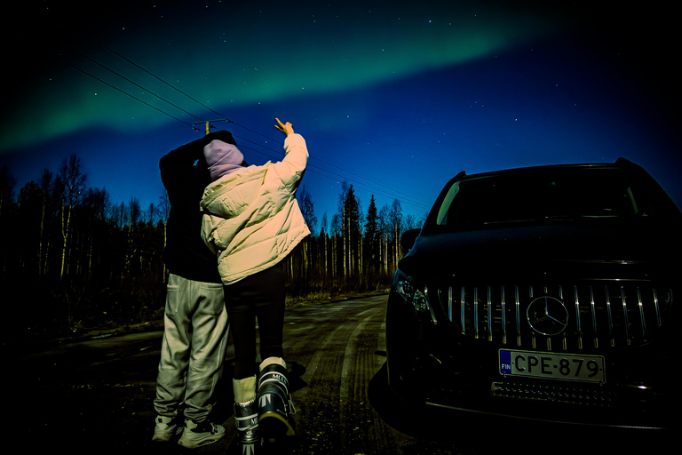 Saariselkä,Kakslauttanen: Aurora Hunting & Photography Tour. Private Aurora Hunting & Photography Tour By Minivan