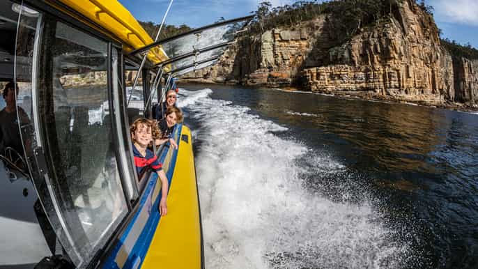 hobart 2.5hour iron pot lighthouse cruise