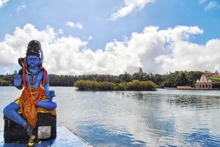 Mauritius Dolphin Encounter and Volcanic Wonders Tour Mauritius: Dolphin Encounter and Volcanic Wonders Tour