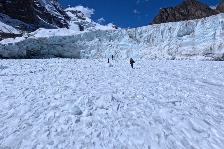 La Paz: Hike with a tour guide to the Ventanani Glacier Lagoon La Paz: Hike with a tour guide to Ventanani Glacier Lagoon