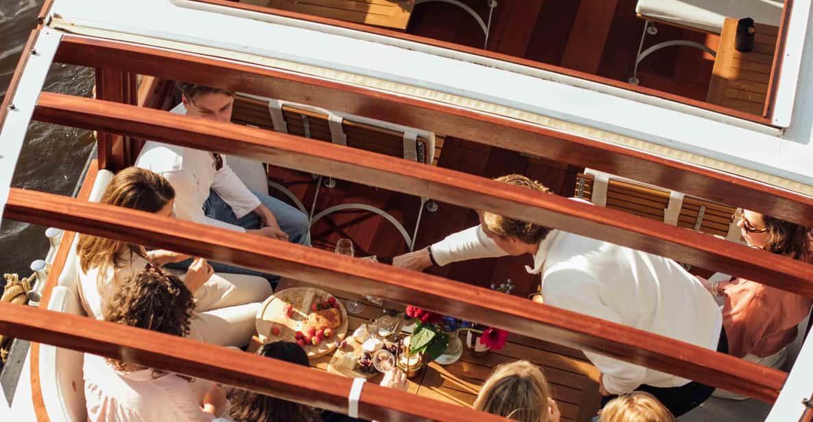 Afbeelding 9 van Amsterdam: luxe grachtenrondvaart met onbeperkte cocktails en snacks