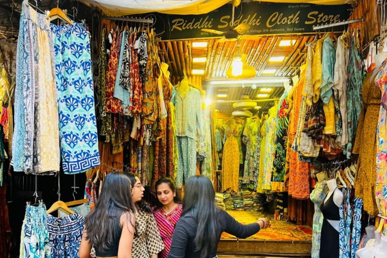 Delhi: Private Shopping Tour with Markets & Local Bazaars Exclusive Private Half-Day Shopping Tour with ( Car+Guide )