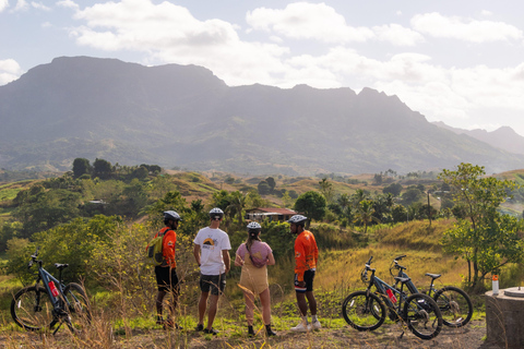 Off-Road E-Bike Tour mit ortskundigen Guides