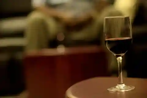 London: Islington’s Wine Sampling Tour with a Local