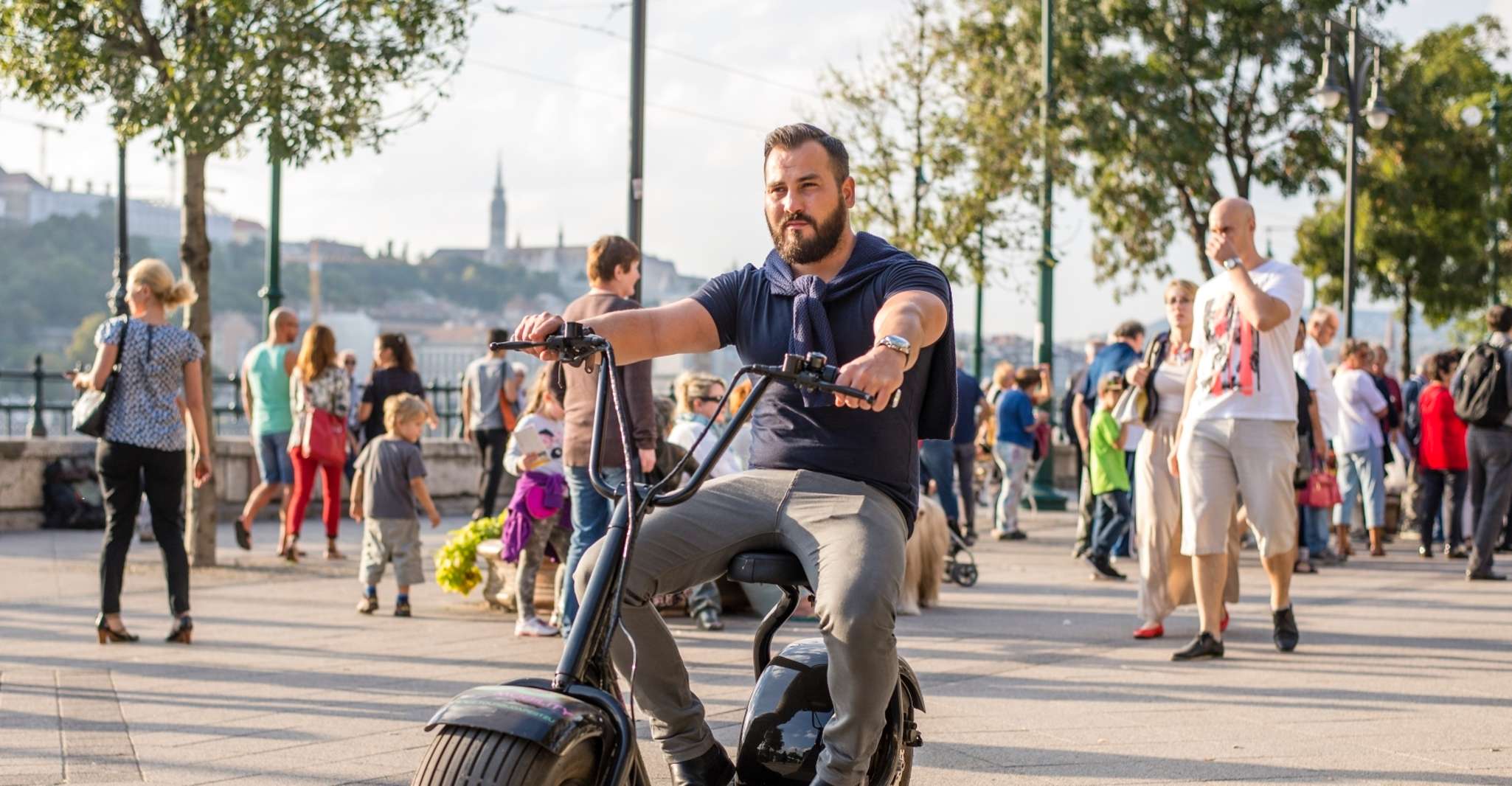 Budapest, Fat Tire MonsteRoller E-Scooter Noleggio - Hizvo
