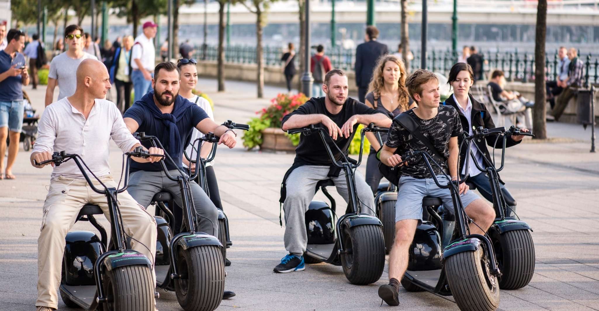 Budapest, Fat Tire MonsteRoller E-Scooter Noleggio - Hizvo
