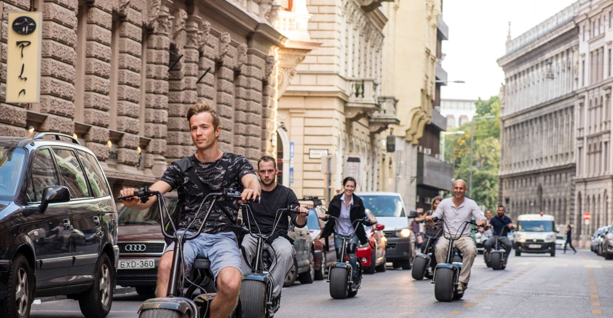 Budapest, Fat Tire MonsteRoller E-Scooter Noleggio - Hizvo