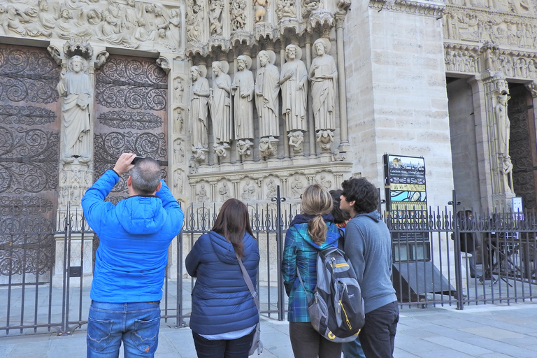 Notre Dame cathedral interior tour entrance with host