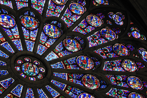 Notre Dame cathedral interior tour entrance with host