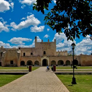 Cancun: Chichen Itza, Ik Kil Cenote, & Valladolid with Lunch