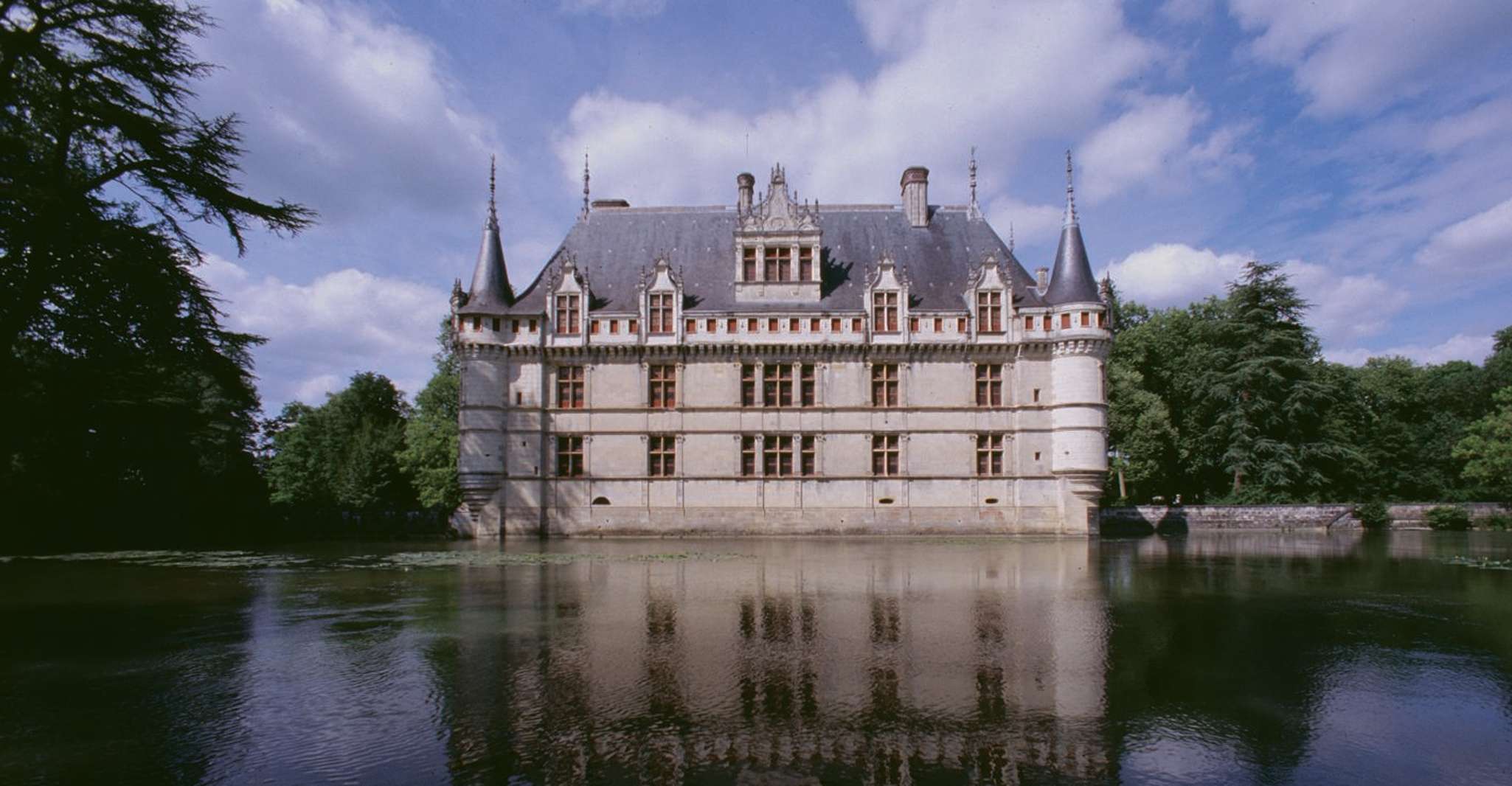 Château of Azay-le-Rideau entrance Ticket - Housity