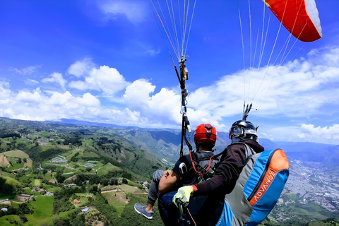 MEDELLIN : VOL EN PARAPENTE + ENREGISTREMENT PHOTOGRAPHIQUE