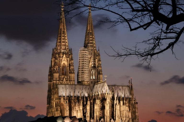 Cologne: Nuit Tour de sentinelle dans la vieille ville