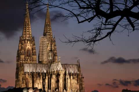 Cologne: The Night Watchman Old Town Walking Tour in German