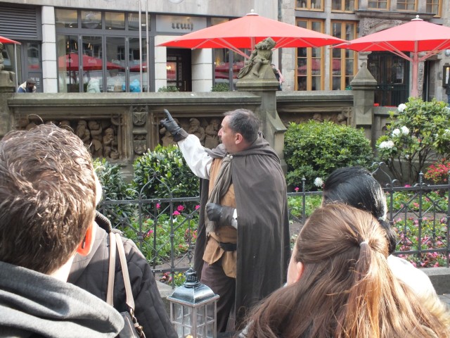 Visit Cologne The Night Watchman Old Town Walking Tour in German in Colônia