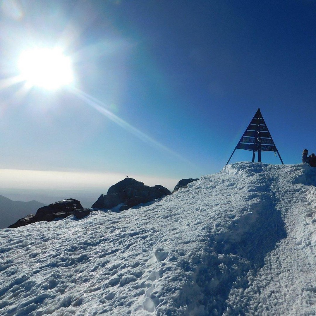 Marrakech : trek de 2 jours sur le mont Toubkal, séjour d'une nuit avec repas