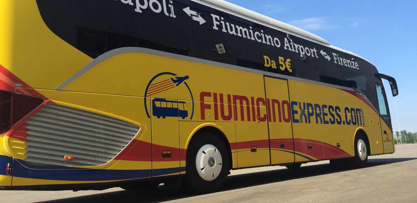 Von Neapel: Bus Transfer zum Flughafen Rom-Fiumicino Von Neapel: Bus Transfer zum Flughafen Rom-Fiumicino