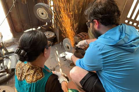 Hanoi: Forge in Fire – Traditional Bladesmiths - Image 3
