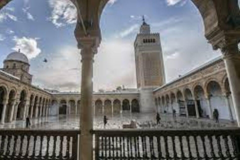 Exploring Tunis Medina: Guided Walking Tour