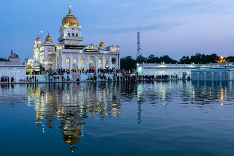 Delhi : Visite privée des temples de Delhi avec promenade en pousse-pousseDelhi : Visite privée des temples et sites spirituels de Delhi