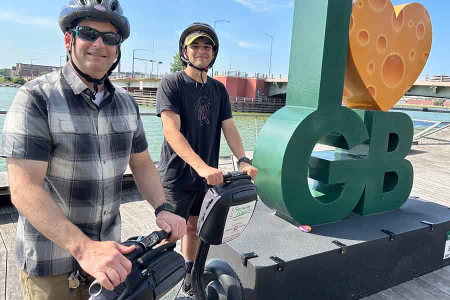 Segway-Tour im Stadtzentrum von Green Bay & am Riverwalk. Foto: GetYourGuide Segway-Tour im Stadtzentrum von Green Bay & am Riverwalk. Foto: GetYourGuide