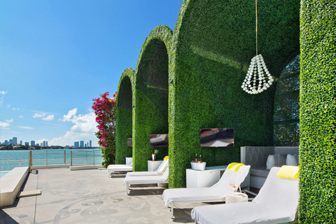 Miami: Baia Beach Club Pool Day Pass Miami: Baia Beach Club Pool & Spa Day Pass