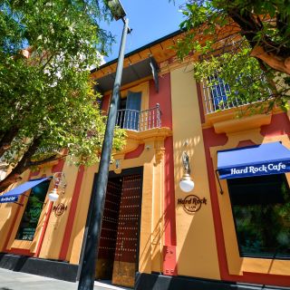 Hard Rock Cafe Seville: Skip-the-line toegang en maaltijd