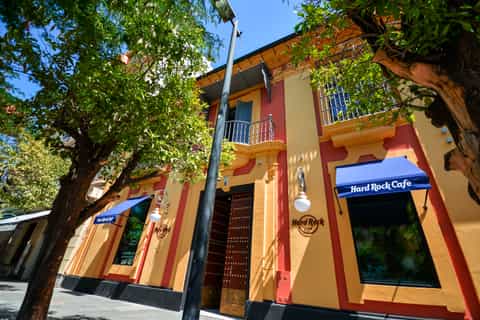 Hard Rock Cafe Seville: Skip-the-line Entrance and Meal