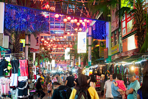 Kuala Lumpur bij nacht en Maleisische foodtour