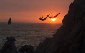 *Private Cliff Diver Show w/Dinner +2 Drinks +1 Sunset Drink