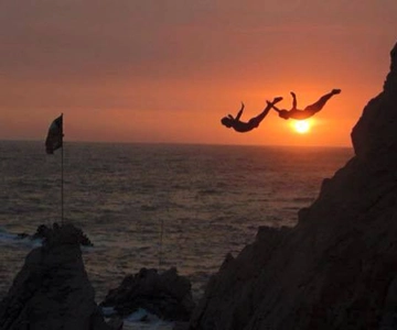 *Sonnenuntergang High Diver Show 3Gang Abendessen 2 Getränke Diff Optionen