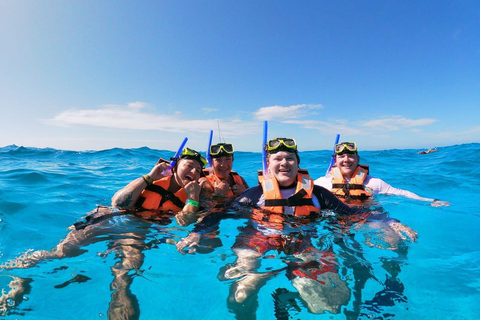 Cancun - Isla Mujeres Katamaranresa till Isla Mujeres, öppen bar och lunchbuffé