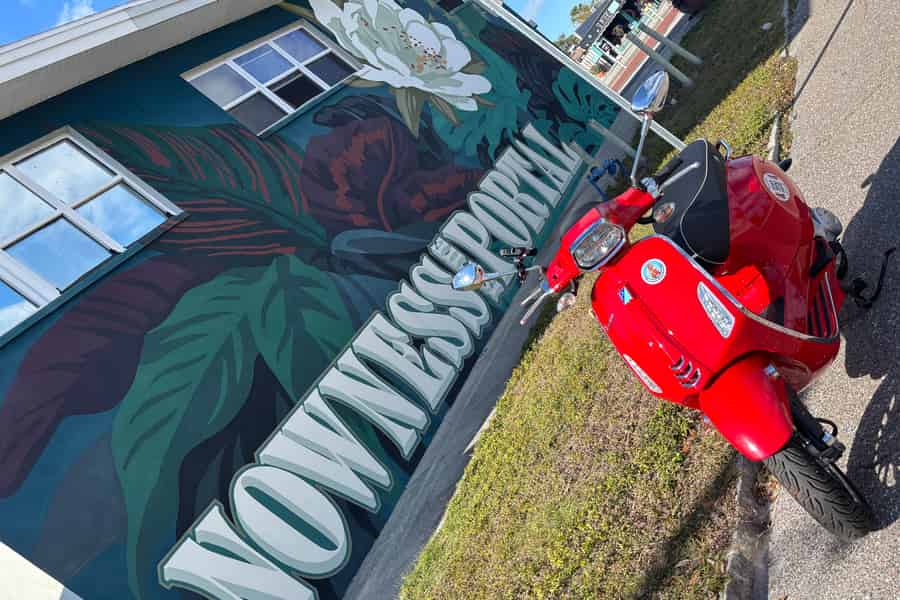 Sankt Petersburg: Vespa-Tour zu Wandgemälden mit selbstgeführter Strecke. Foto: GetYourGuide