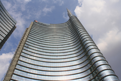 Milano: Tour a piedi di Piazza Gae Aulenti e Torre PelliMilano: tour a piedi di Piazza Gae Aulenti e Torre UniCredit