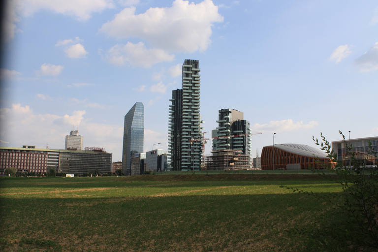 Milano: Rundvandring på Piazza Gae Aulenti och Pelli-tornetMilano: Piazza Gae Aulenti och Pelli Tower Walking Tour