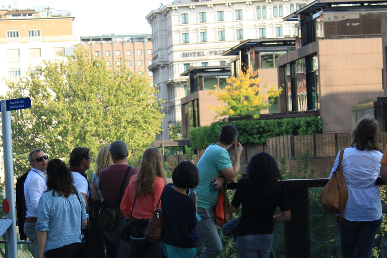 Milan: Piazza Gae Aulenti and Pelli Tower Walking Tour