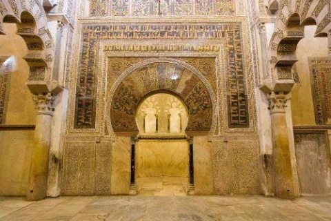 Kordoba: Wczesna prywatna wycieczka po meczecie-katedrzePrywatna wycieczka po meczecie i katedrze w języku francuskim