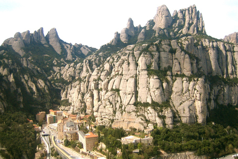 Van Barcelona: Montserrat-dagtrip met begeleide wandeling