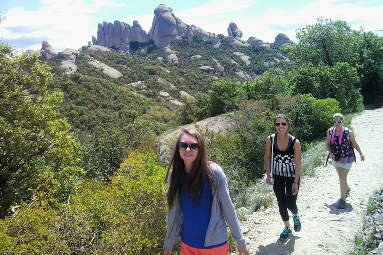 De Barcelona: viagem de dia inteiro a Montserrat com caminhada guiada