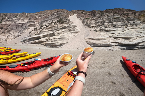 Private Kajaktour zu den Geheimnissen von MilosPrivate Abendtour