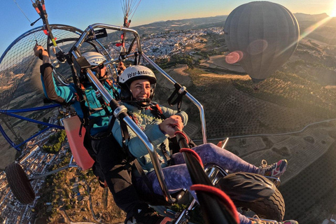 Paramotoring w miejscowości Ronda (Malaga), niedaleko Marbelli