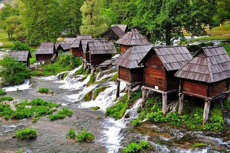 Excursion d'une journée au départ de Sarajevo : excursion d'une journée à Jajce et TravnikDe Sarajevo: Full-Day médiévale Bosnie Visite