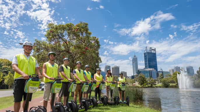 segwaytour in perth am flussufer